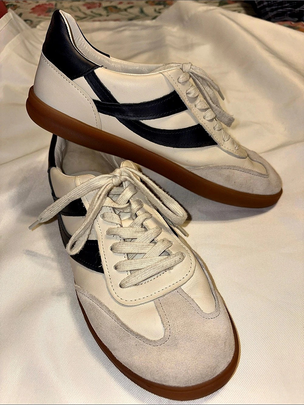 Vince Oasis Leather and Suede Sneaker Sneakers White & Black US 9.5